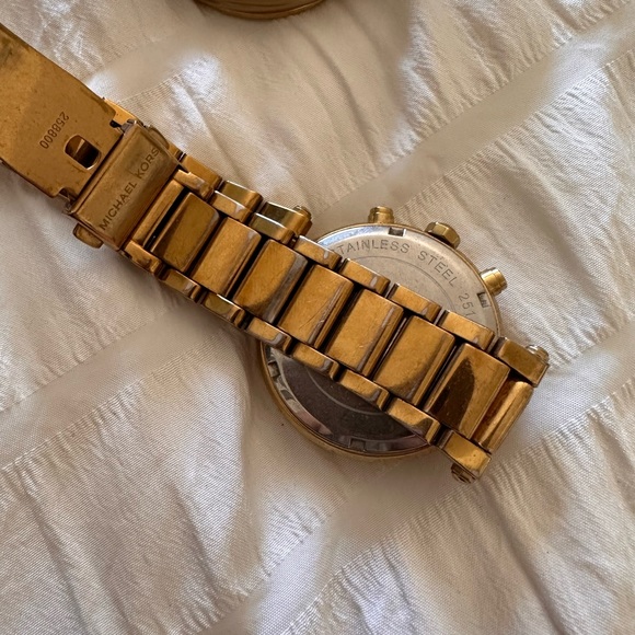 Michael Kors gold watch - Picture 4 of 6